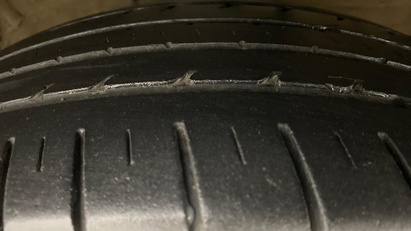 2019 KIA SELTOS HTX+ AT 1.5 DIESEL, Diesel, Automatic, 23,995 km, Right Front Tyre Tread