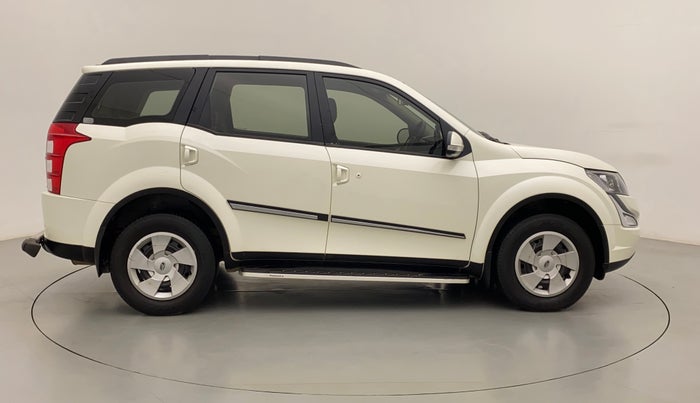 2015 Mahindra XUV500 W6, Diesel, Manual, 59,139 km, Right Side View
