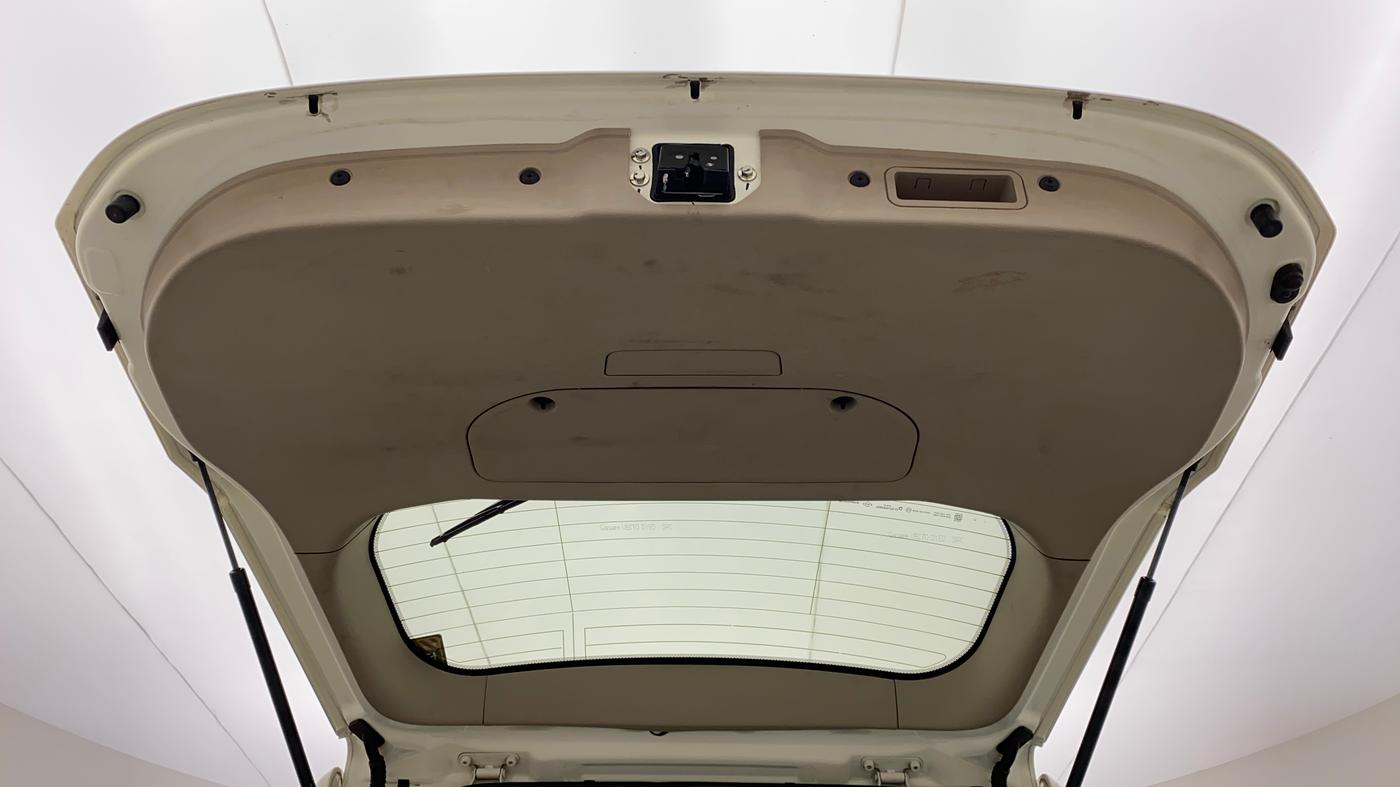 2015 Mahindra XUV500 W6, Diesel, Manual, 59,139 km, Boot Door Open