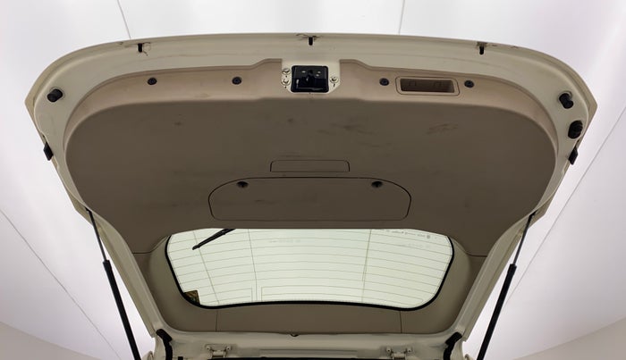 2015 Mahindra XUV500 W6, Diesel, Manual, 59,139 km, Boot Door Open