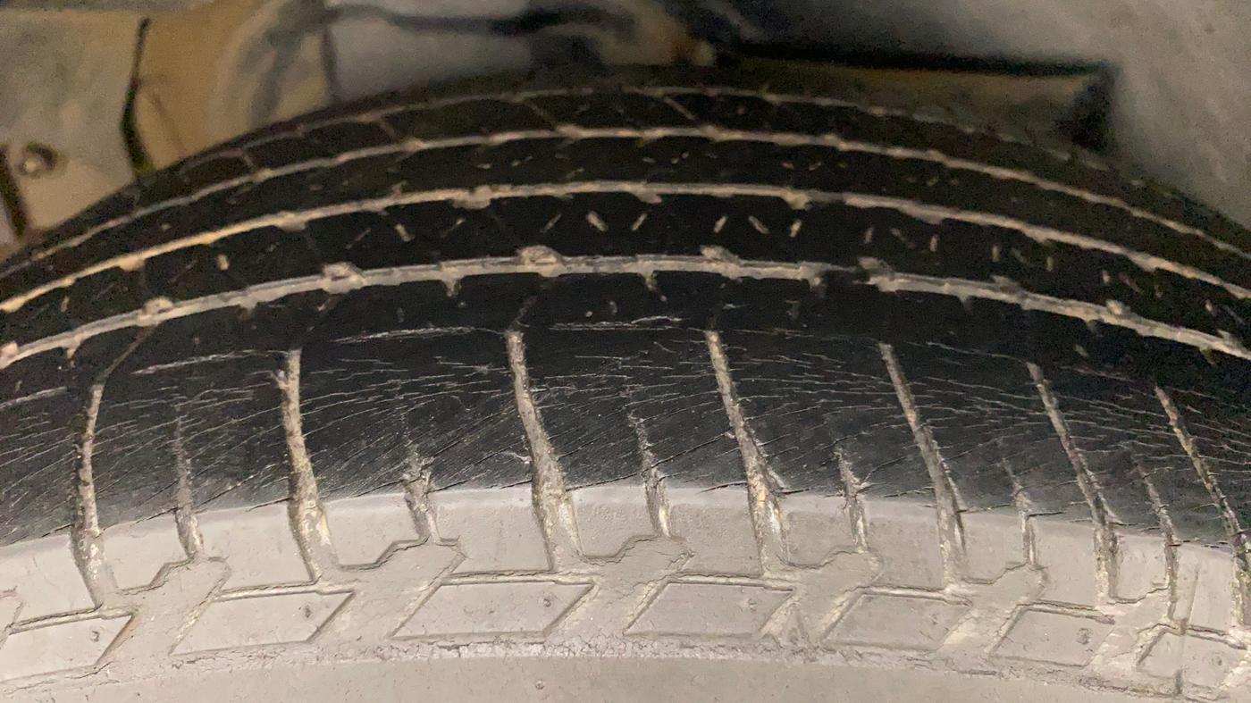 2015 Mahindra XUV500 W6, Diesel, Manual, 59,139 km, Right Rear Tyre Tread