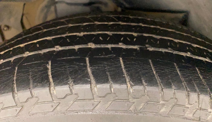 2015 Mahindra XUV500 W6, Diesel, Manual, 59,139 km, Right Rear Tyre Tread