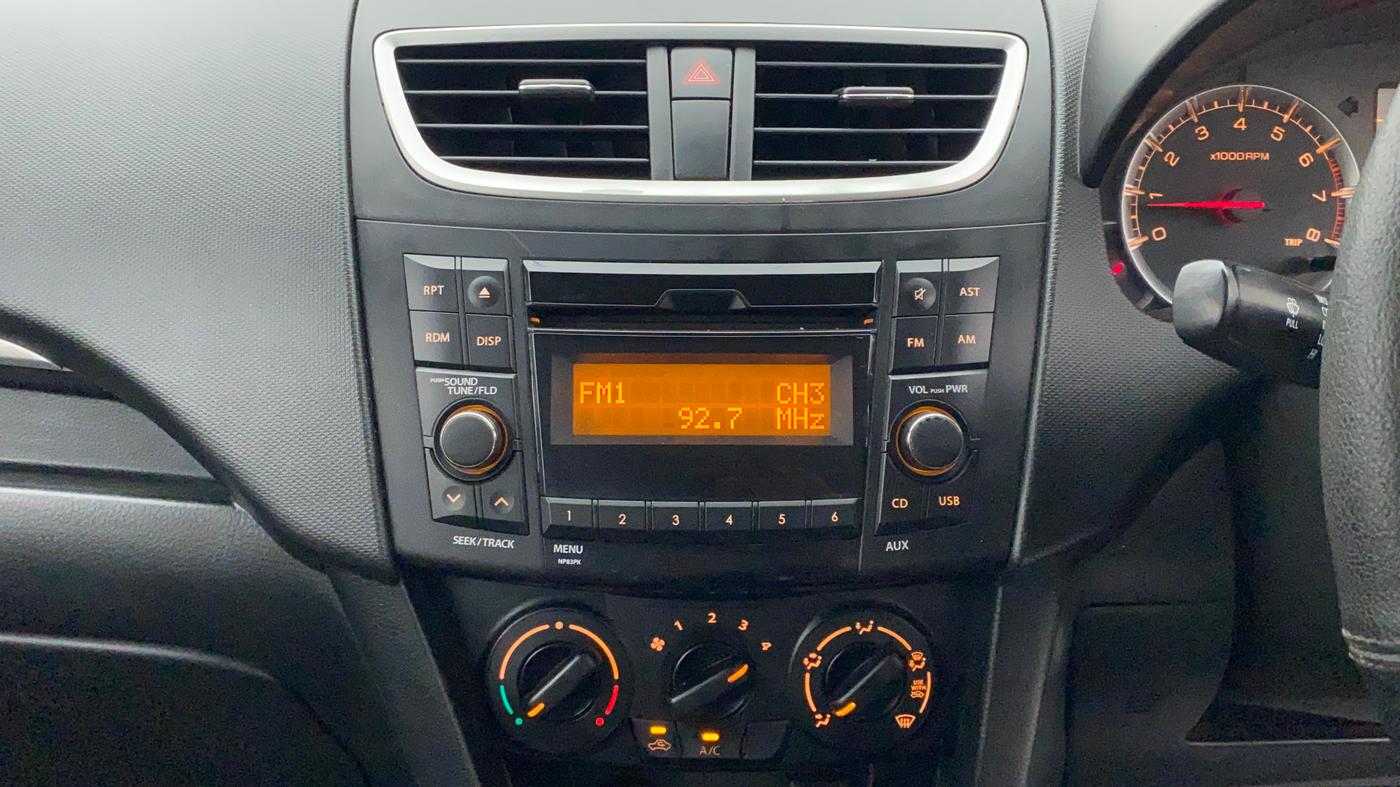 2016 Maruti Swift VXI, Petrol, Manual, 65,077 km, Air Conditioner