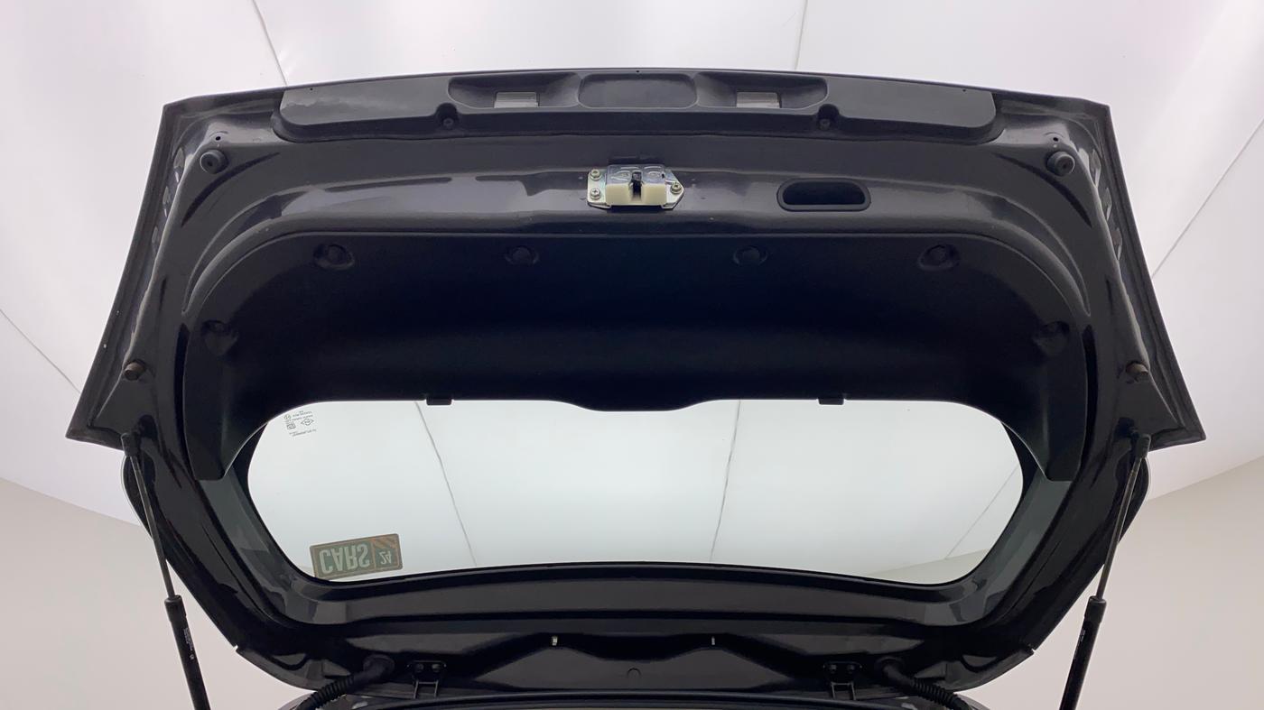 2016 Maruti Swift VXI, Petrol, Manual, 65,077 km, Boot Door Open