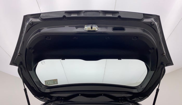 2016 Maruti Swift VXI, Petrol, Manual, 65,077 km, Boot Door Open