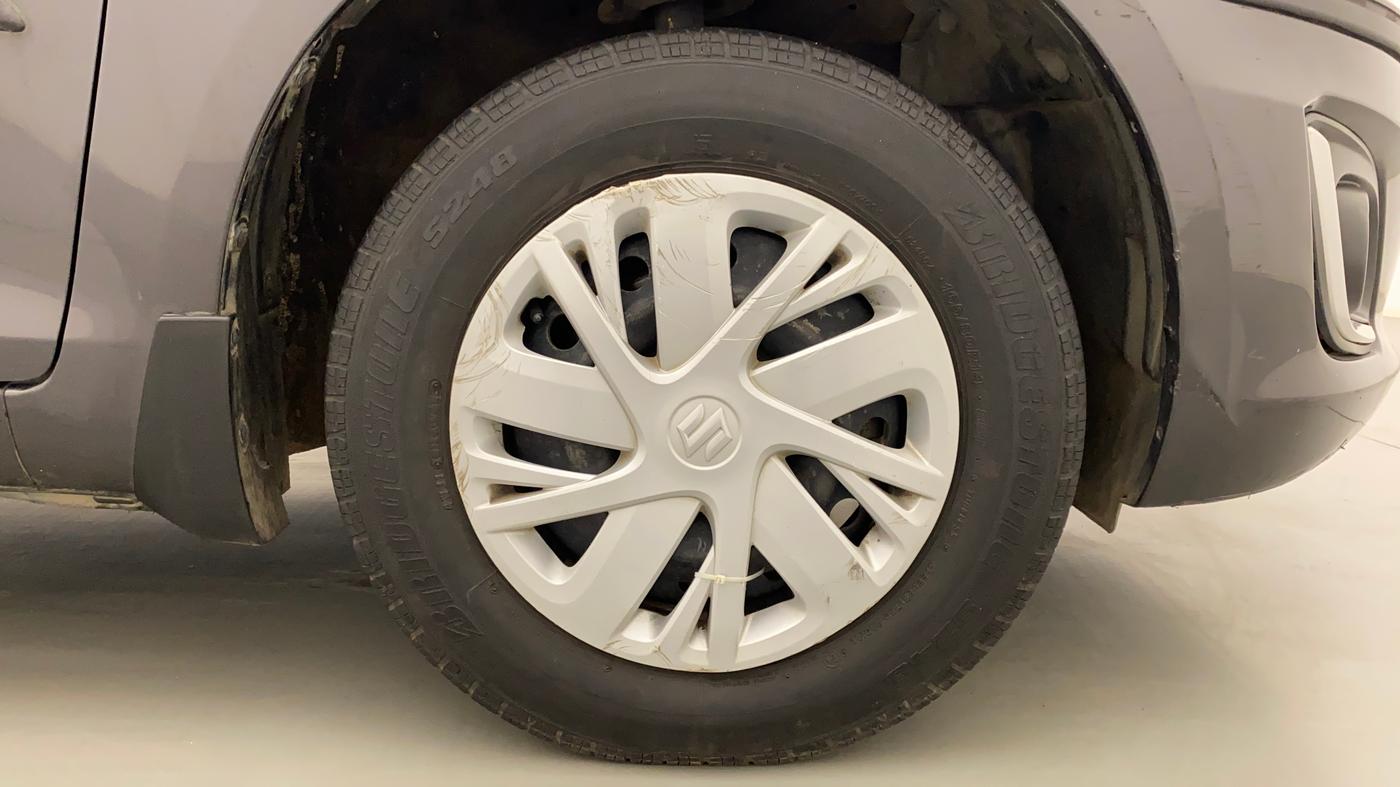 2016 Maruti Swift VXI, Petrol, Manual, 65,077 km, Right Front Wheel