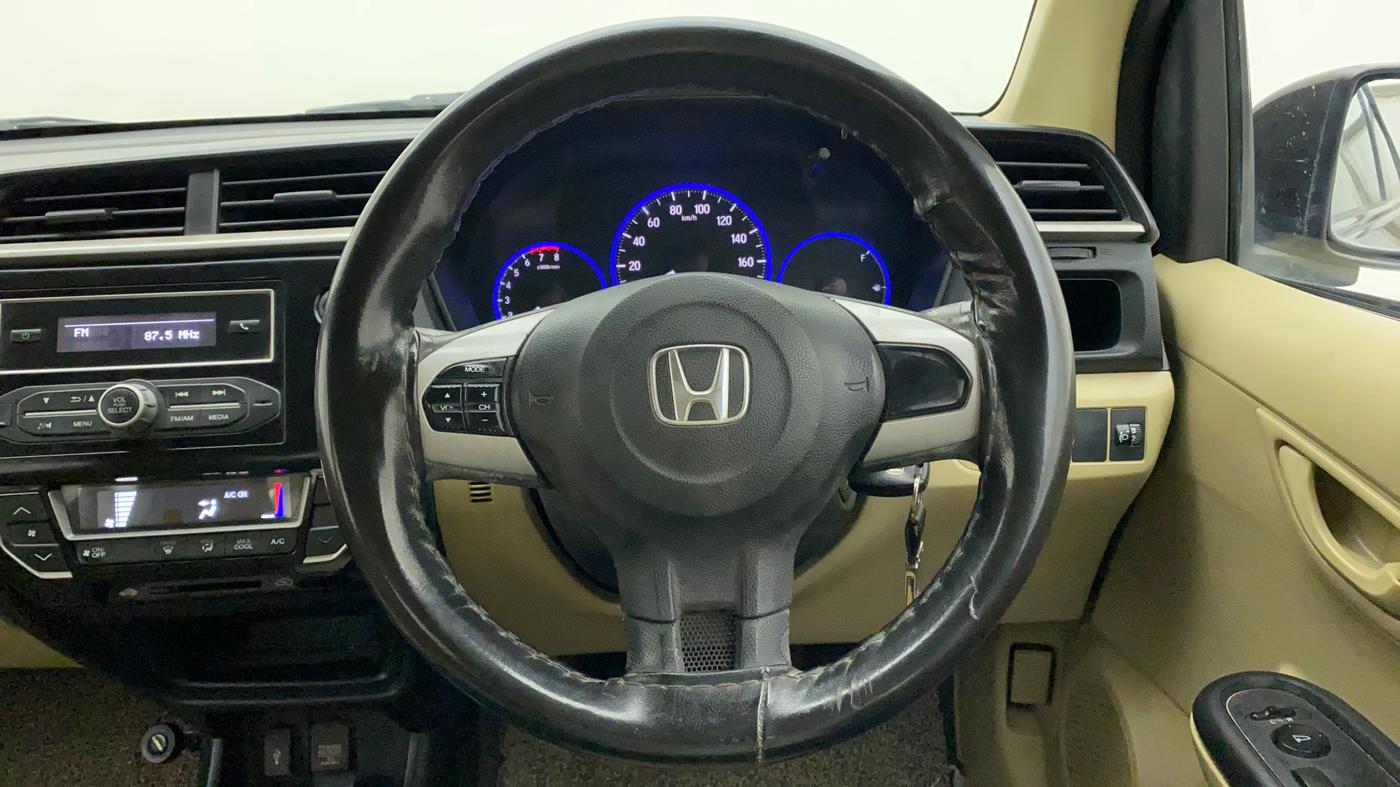 2017 Honda Amaze 1.2L I-VTEC S, CNG, Manual, 1,12,086 km, Steering Wheel Close Up