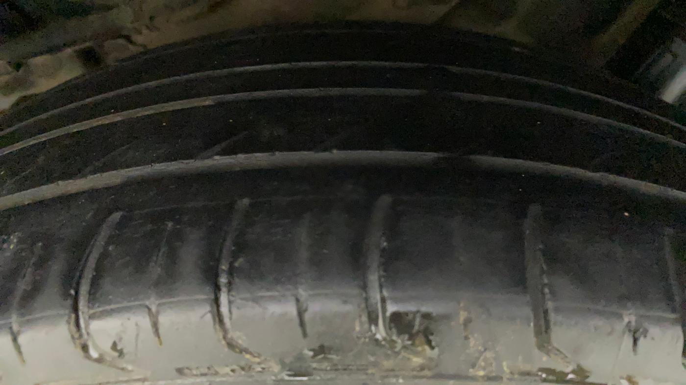 2017 Honda Amaze 1.2L I-VTEC S, CNG, Manual, 1,12,086 km, Left Rear Tyre Tread