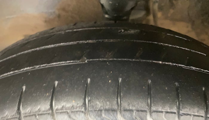 2014 Maruti Alto 800 VXI, Petrol, Manual, 61,381 km, Left Front Tyre Tread