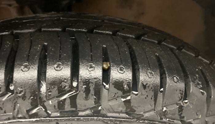 2014 Maruti Alto 800 VXI, Petrol, Manual, 61,381 km, Right Front Tyre Tread