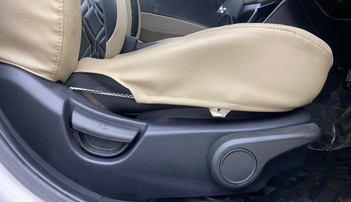 2016 Hyundai Xcent S 1.2, Petrol, Manual, 73,596 km, Driver Side Adjustment Panel