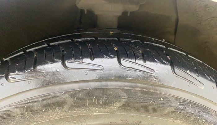 2016 Hyundai Xcent S 1.2, Petrol, Manual, 73,596 km, Right Front Tyre Tread