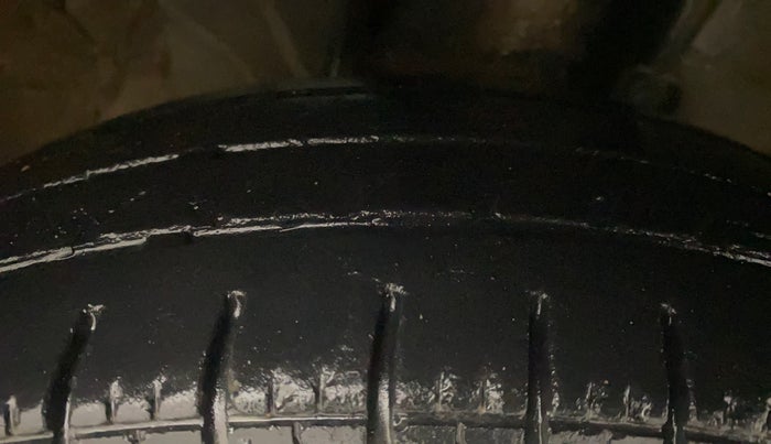 2018 Renault Kwid CLIMBER 1.0 AMT, Petrol, Automatic, 57,071 km, Right Front Tyre Tread