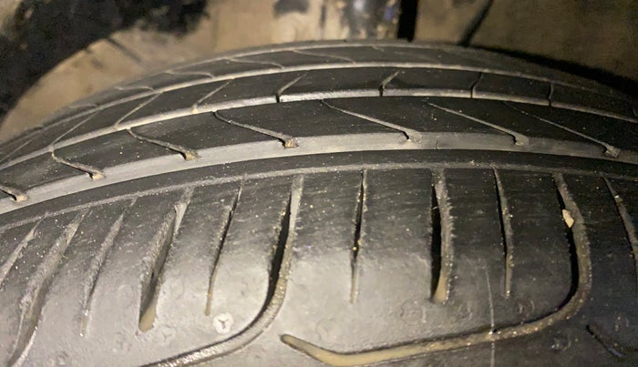 2017 Maruti Baleno ALPHA PETROL 1.2, Petrol, Manual, 87,800 km, Left Front Tyre Tread