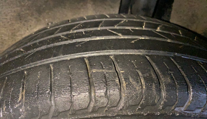 2017 Maruti Baleno ALPHA PETROL 1.2, Petrol, Manual, 87,800 km, Left Rear Tyre Tread