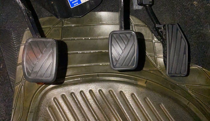 2017 Maruti Baleno ALPHA PETROL 1.2, Petrol, Manual, 87,800 km, Pedals