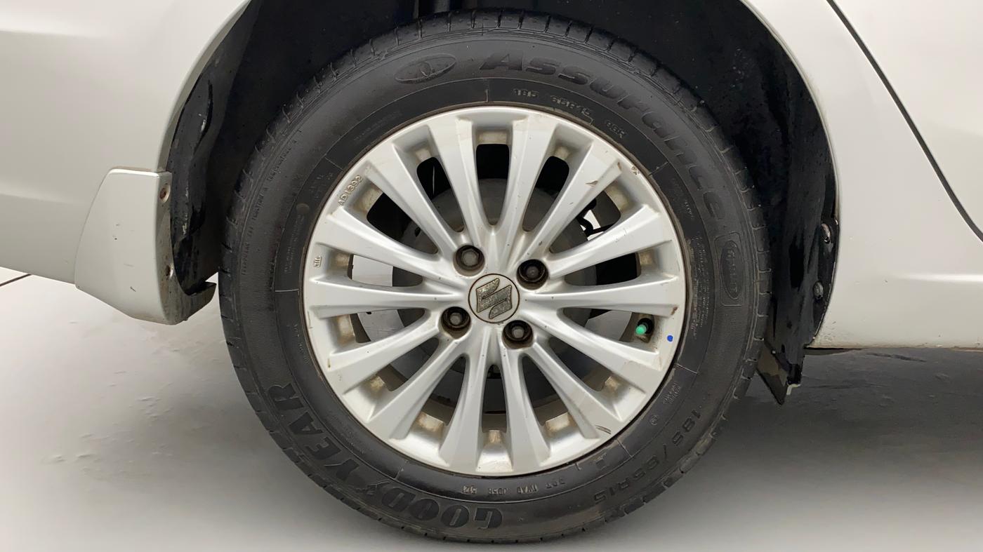 2015 Maruti Ciaz ZXI AT, Petrol, Automatic, 80,214 km, Right Rear Wheel