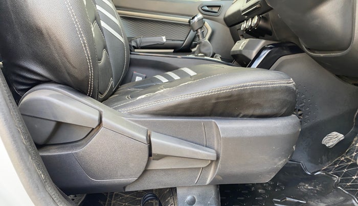 2021 Renault Kiger RXZ MT, Petrol, Manual, 42,552 km, Driver Side Adjustment Panel