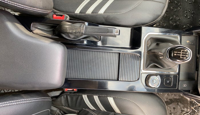 2021 Renault Kiger RXZ MT, Petrol, Manual, 42,552 km, Gear Lever