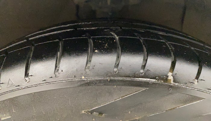 2015 Hyundai Grand i10 MAGNA 1.2 KAPPA VTVT, CNG, Manual, 1,13,214 km, Right Front Tyre Tread