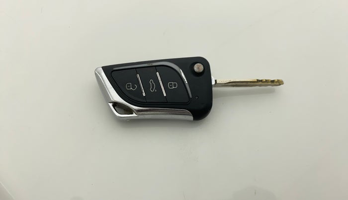 2015 Hyundai Grand i10 MAGNA 1.2 KAPPA VTVT, CNG, Manual, 1,13,214 km, Key Close Up