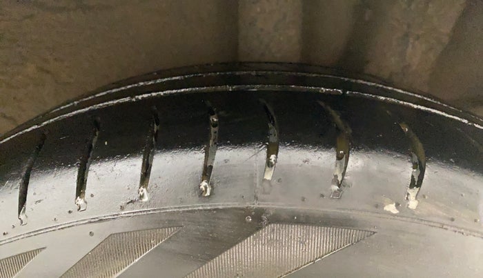 2015 Hyundai Grand i10 MAGNA 1.2 KAPPA VTVT, CNG, Manual, 1,13,214 km, Left Rear Tyre Tread