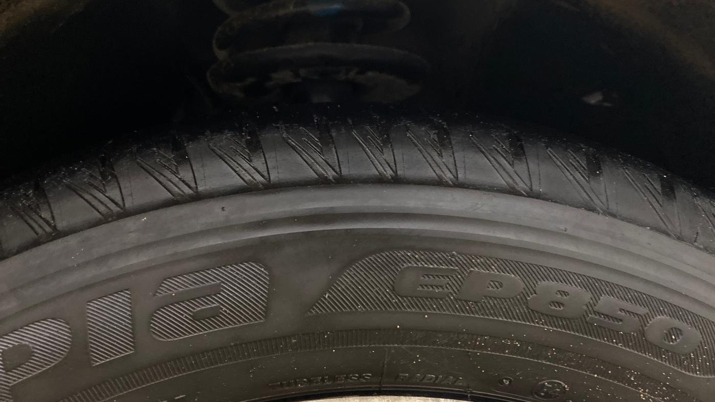 2018 Mahindra XUV500 W11 AT, Diesel, Automatic, 98,663 km, Right Front Tyre Tread
