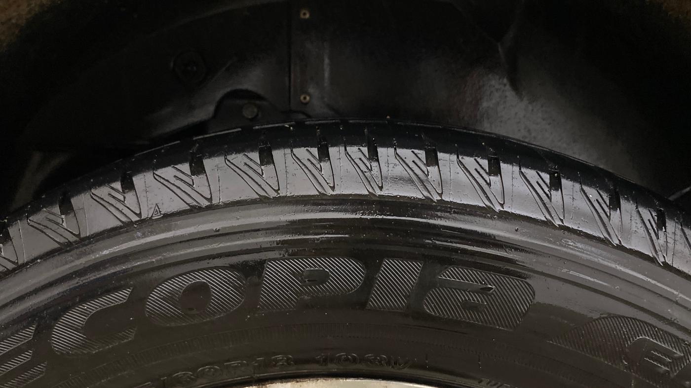 2018 Mahindra XUV500 W11 AT, Diesel, Automatic, 98,663 km, Right Rear Tyre Tread