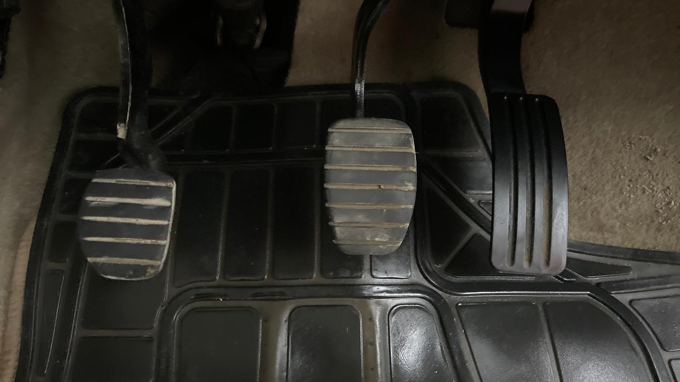 2016 Nissan Terrano XL P, Petrol, Manual, 87,010 km, Pedals