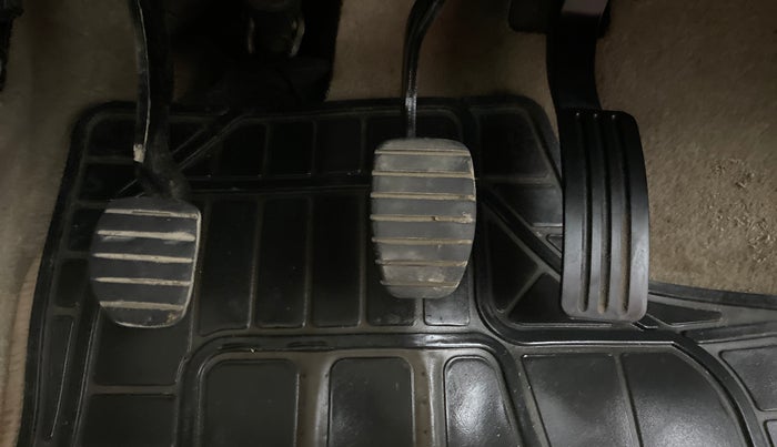 2016 Nissan Terrano XL P, Petrol, Manual, 87,010 km, Pedals