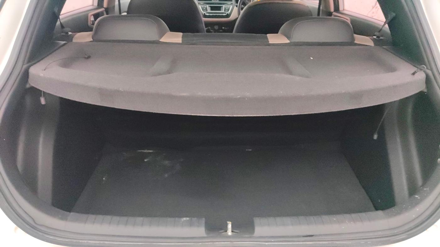 2015 Hyundai Elite i20 MAGNA 1.2, Petrol, Manual, 53,418 km, Boot Inside