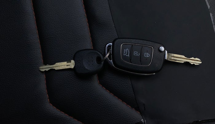 2020 Hyundai VENUE SX 1.0 TURBO, Petrol, Manual, 39,182 km, Key Close Up