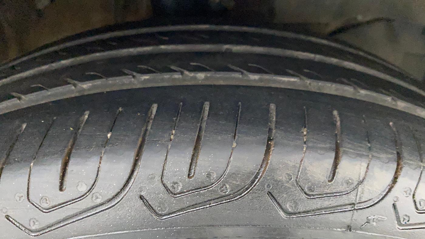 2018 Honda Amaze 1.2L I-VTEC V CVT, Petrol, Automatic, 50,867 km, Right Front Tyre Tread