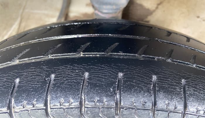2017 Maruti Alto 800 LXI, Petrol, Manual, 40,200 km, Right Front Tyre Tread