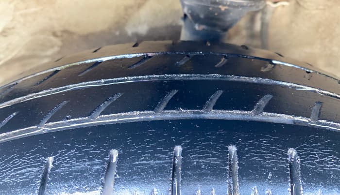 2017 Maruti Alto 800 LXI, Petrol, Manual, 40,200 km, Left Front Tyre Tread