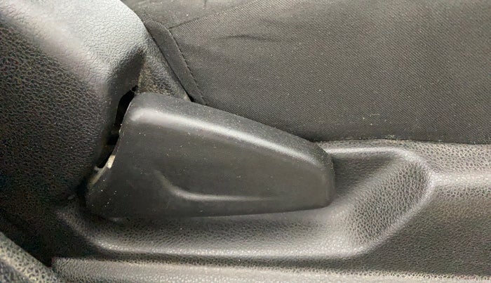 2018 Renault Kwid RXL, Petrol, Manual, 60,101 km, Driver Side Adjustment Panel