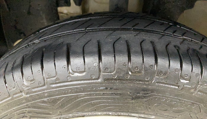 2018 Renault Kwid RXL, Petrol, Manual, 60,101 km, Left Front Tyre Tread