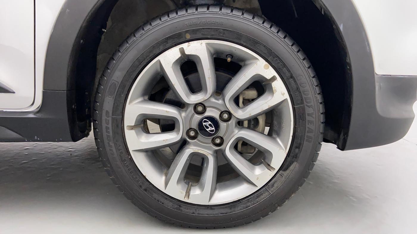 2016 Hyundai i20 Active 1.2 S, Petrol, Manual, 18,712 km, Right Front Wheel