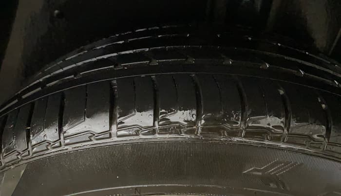 2021 MG HECTOR SHARP 1.5 DCT PETROL, Petrol, Automatic, 76,892 km, Left Rear Tyre Tread