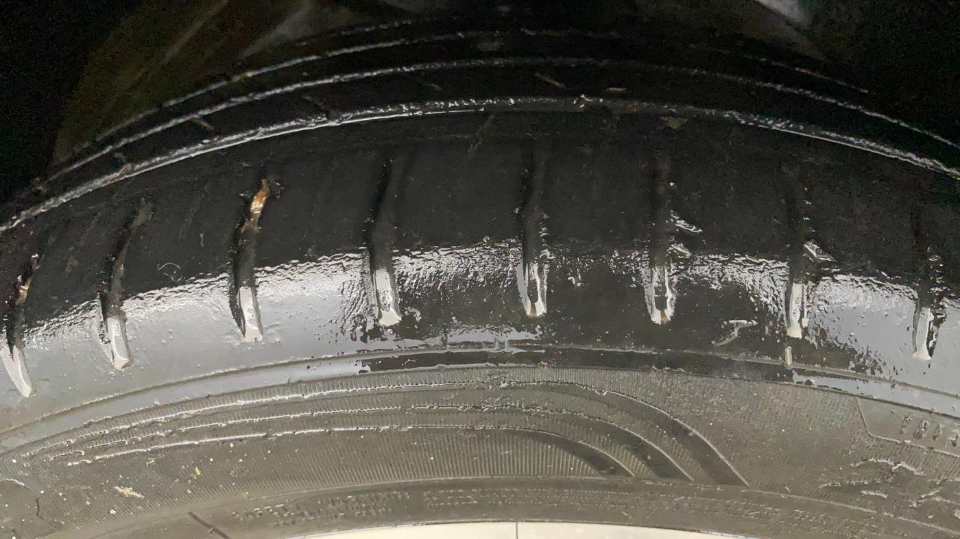 2021 MG HECTOR SHARP 1.5 DCT PETROL, Petrol, Automatic, 76,892 km, Right Front Tyre Tread