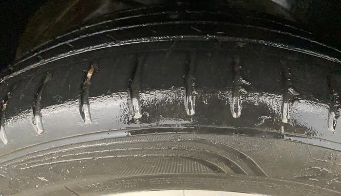 2021 MG HECTOR SHARP 1.5 DCT PETROL, Petrol, Automatic, 76,892 km, Right Front Tyre Tread