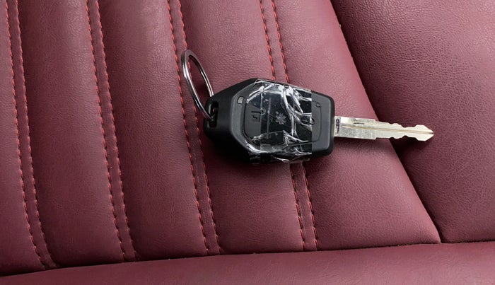 2018 Mahindra TUV300 T10, Diesel, Manual, 97,077 km, Key Close Up