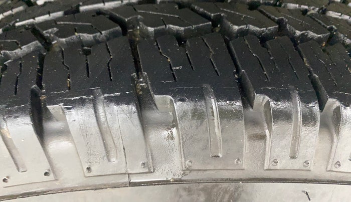 2018 Mahindra TUV300 T10, Diesel, Manual, 97,077 km, Left Rear Tyre Tread