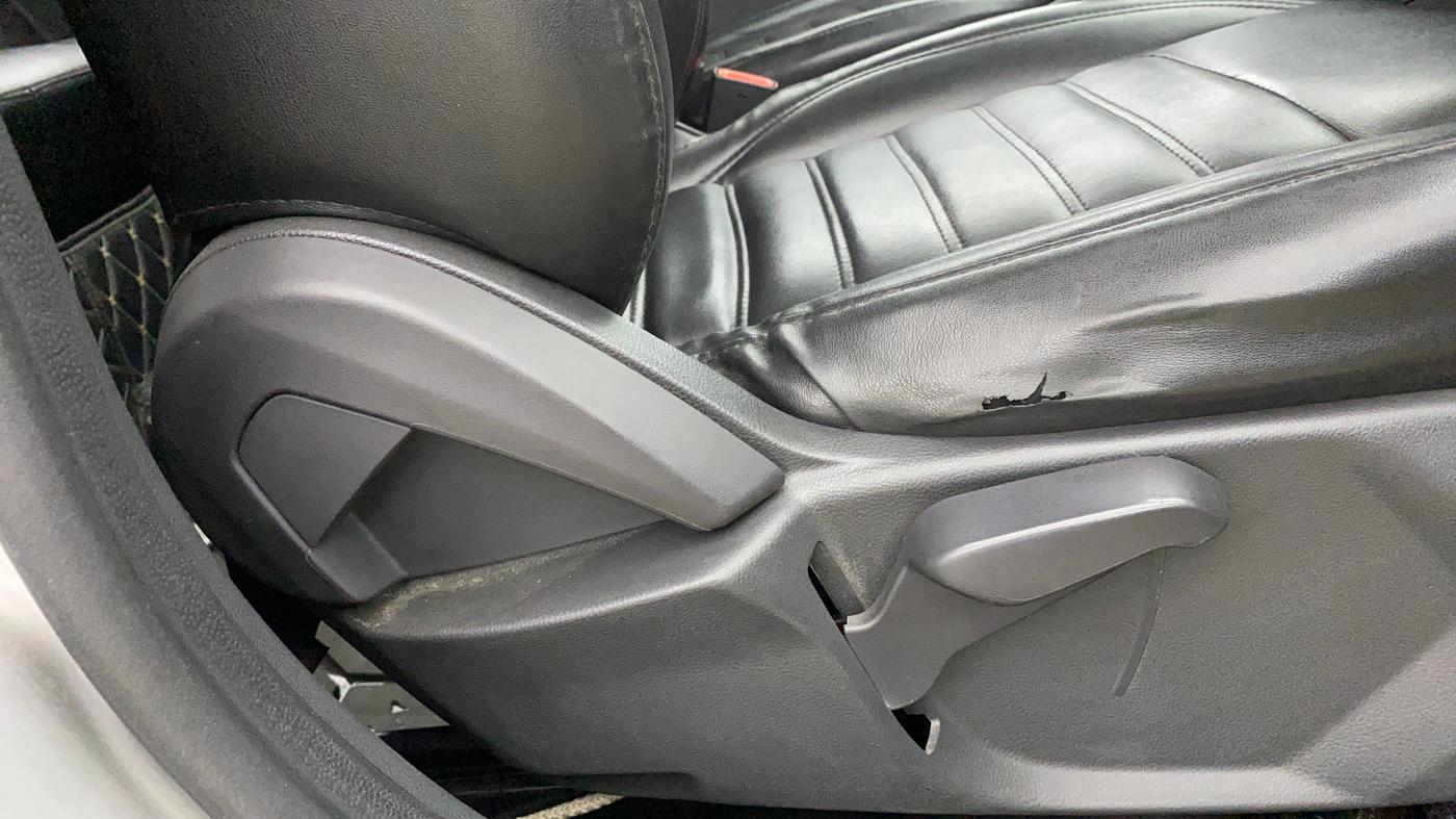 2019 Ford New Figo TITANIUM 1.2 PETROL MT, Petrol, Manual, 59,465 km, Driver Side Adjustment Panel