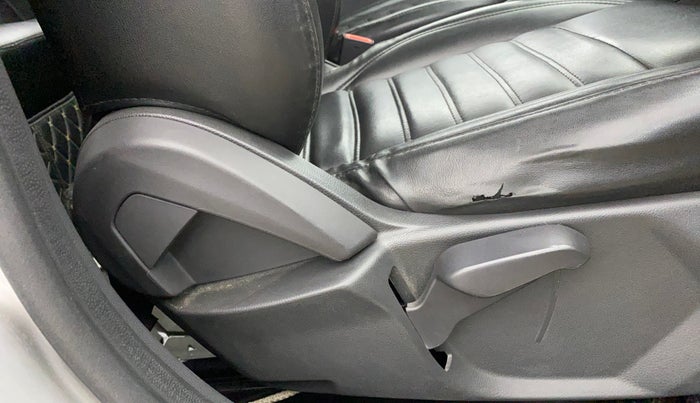 2019 Ford New Figo TITANIUM 1.2 PETROL MT, Petrol, Manual, 59,465 km, Driver Side Adjustment Panel