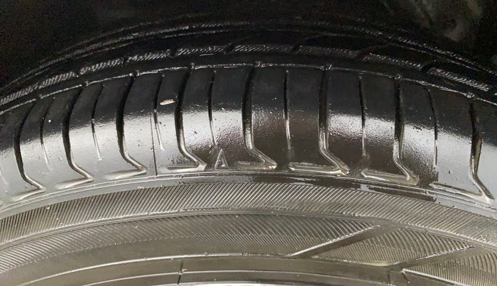 2019 Ford New Figo TITANIUM 1.2 PETROL MT, Petrol, Manual, 59,465 km, Right Front Tyre Tread