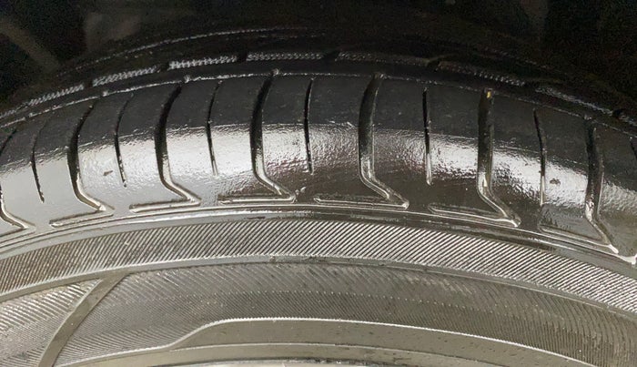 2019 Ford New Figo TITANIUM 1.2 PETROL MT, Petrol, Manual, 59,465 km, Left Front Tyre Tread