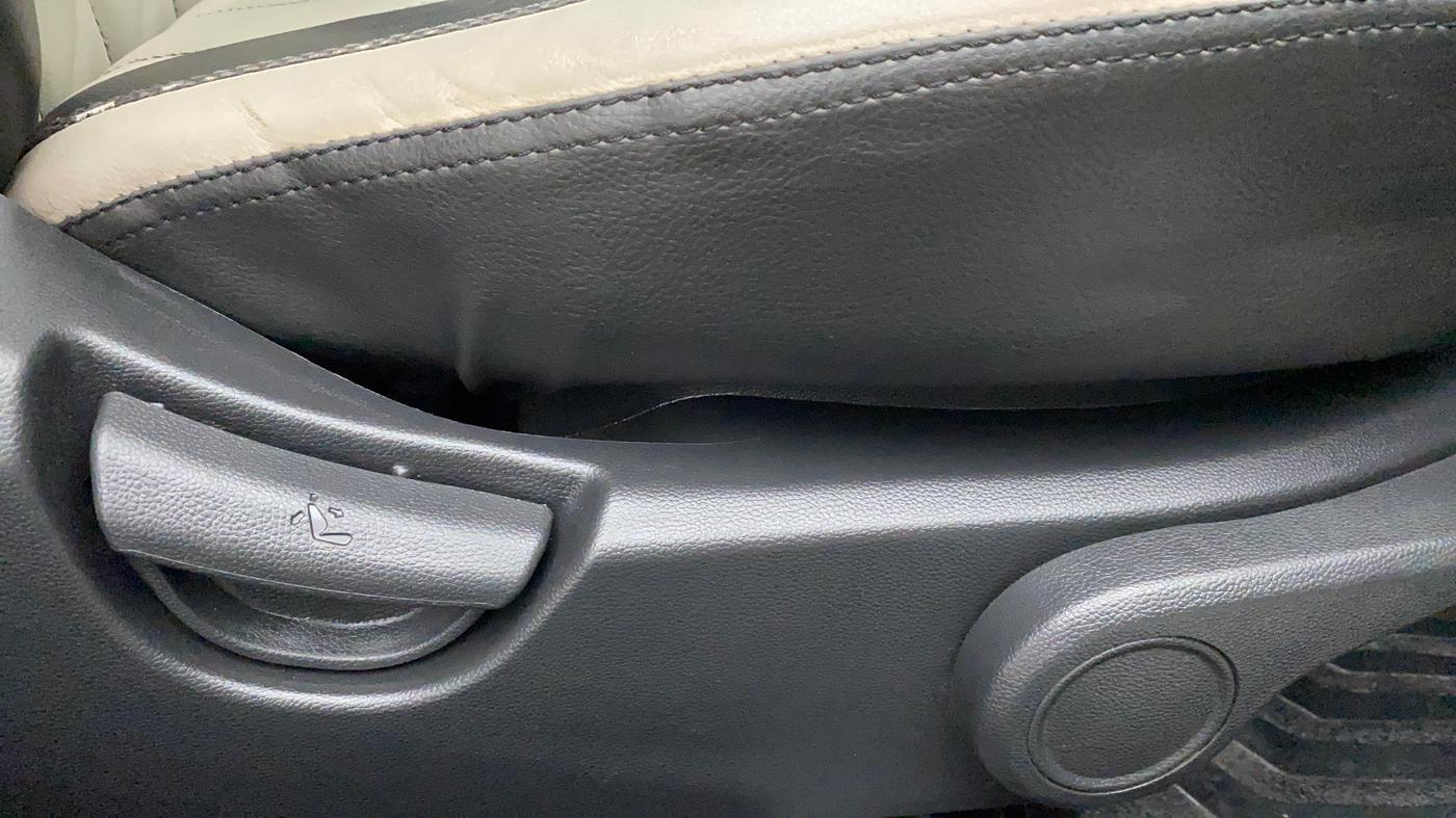 2019 Hyundai Grand i10 ASTA 1.2 KAPPA VTVT, Petrol, Manual, 81,832 km, Driver Side Adjustment Panel