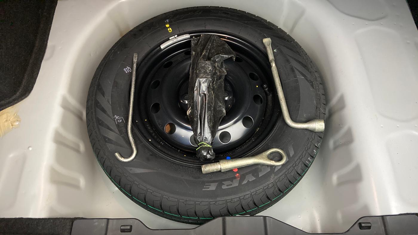 2022 Maruti Dzire VXI AMT, Petrol, Automatic, 60 km, Spare Tyre