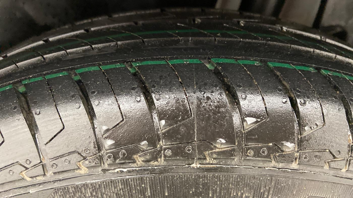 2022 Maruti Dzire VXI AMT, Petrol, Automatic, 60 km, Left Rear Tyre Tread